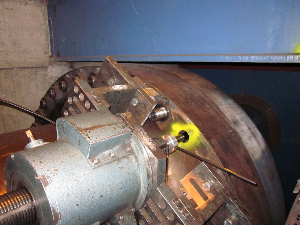 Accelor Gewindebolzen ausbohren